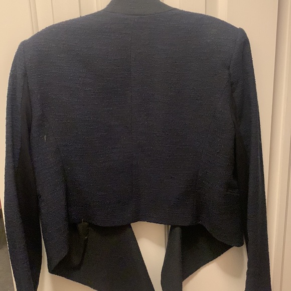BCBG size Medium crop Navy blazer “Candice” - Picture 5 of 7